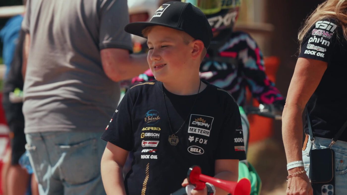 Crown MX Motocross Team – Fahrer an der Rennstrecke (Header-Fallbackbild)