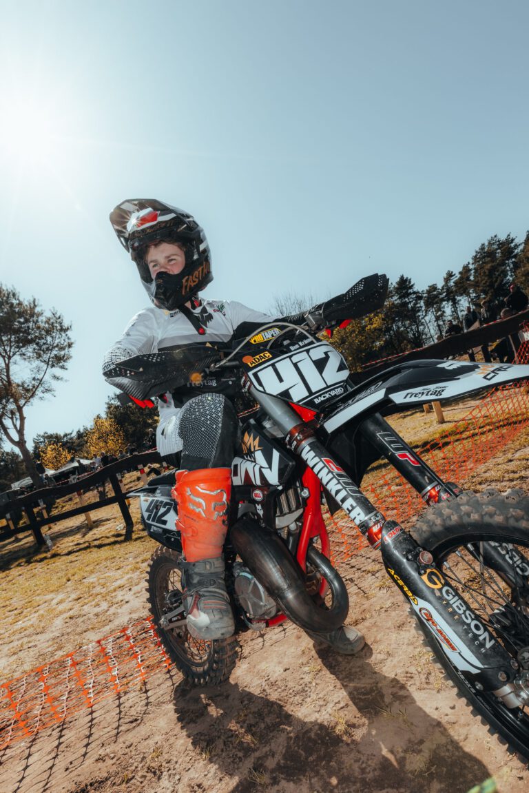 Crown-MX-Fahrer beim Altmarkpokal in Bismarck