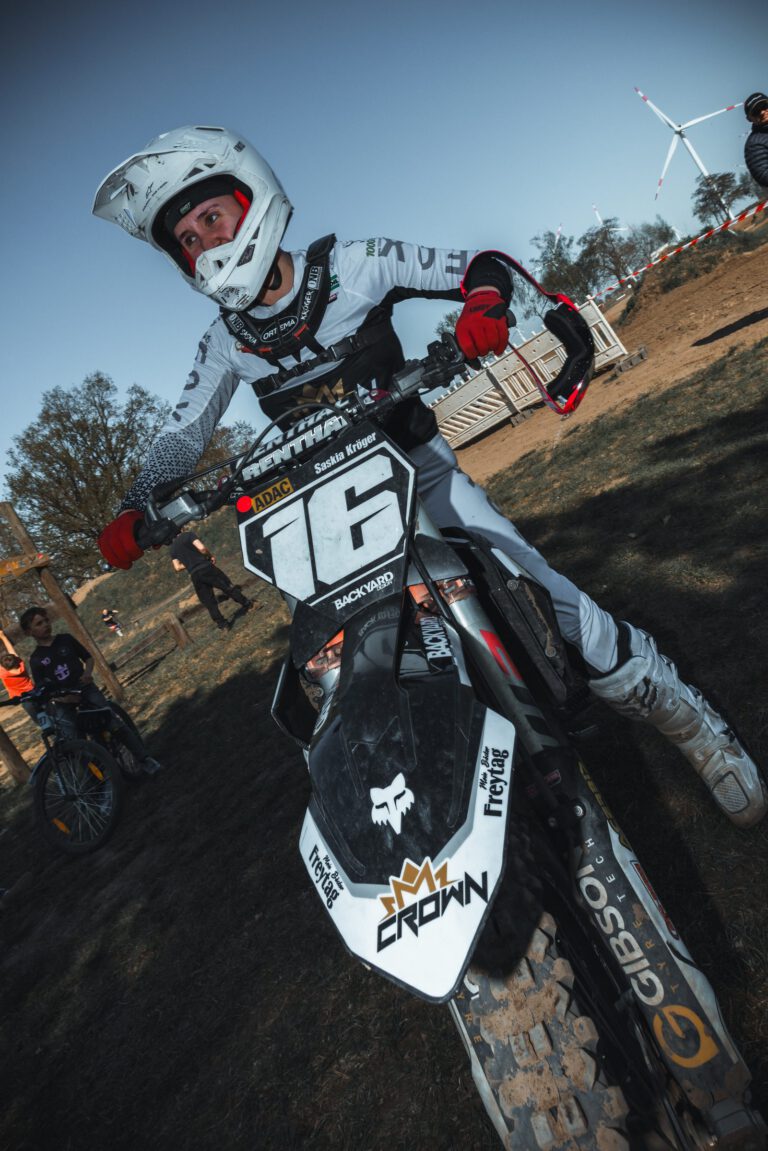 Crown-MX-Fahrer beim Altmarkpokal in Bismarck
