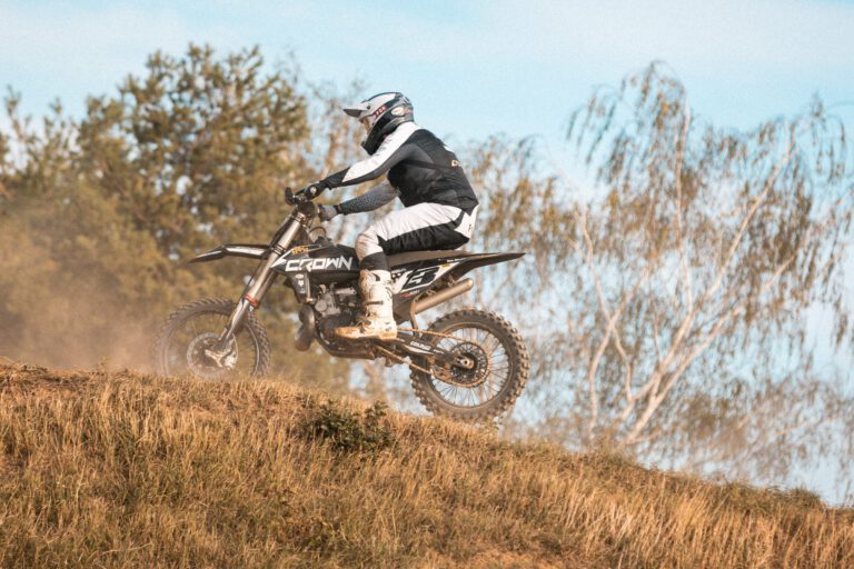 Crown MX Fahrer in Aktion