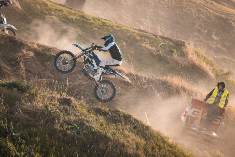 Crown MX Fahrer in Aktion