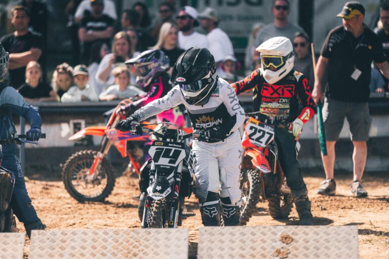 Crown-MX-Fahrer im Rennen beim ADAC NMX-Cup in Elstorf