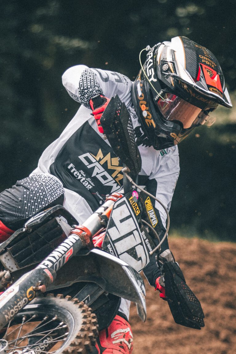 Crown-MX-Fahrer im Rennen beim ADAC NMX-Cup in Elstorf