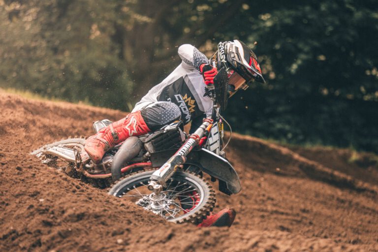 Crown-MX-Fahrer im Rennen beim ADAC NMX-Cup in Elstorf