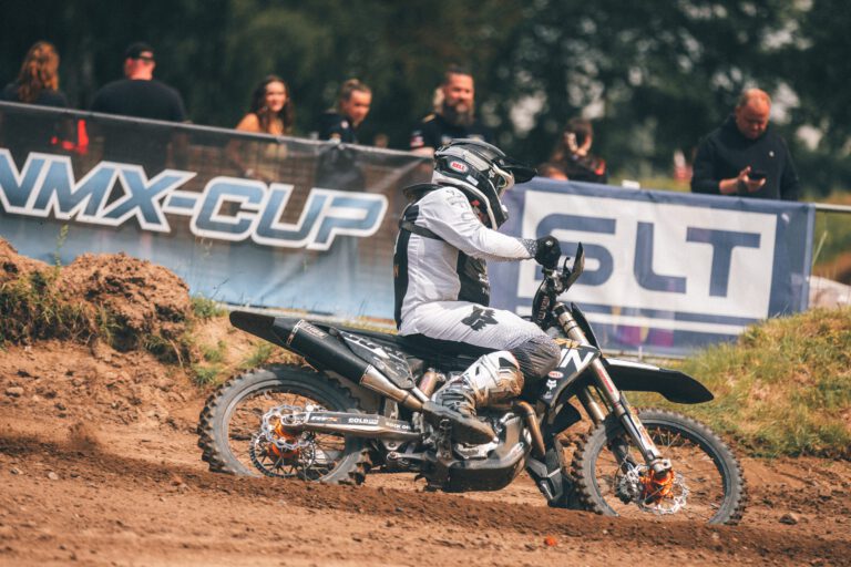 Crown-MX-Fahrer im Rennen beim ADAC NMX-Cup in Elstorf