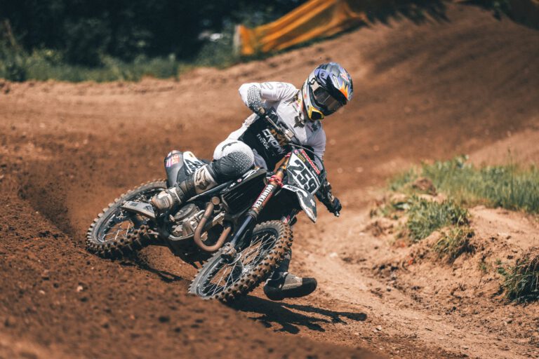 Crown-MX-Fahrer im Rennen beim ADAC NMX-Cup in Elstorf