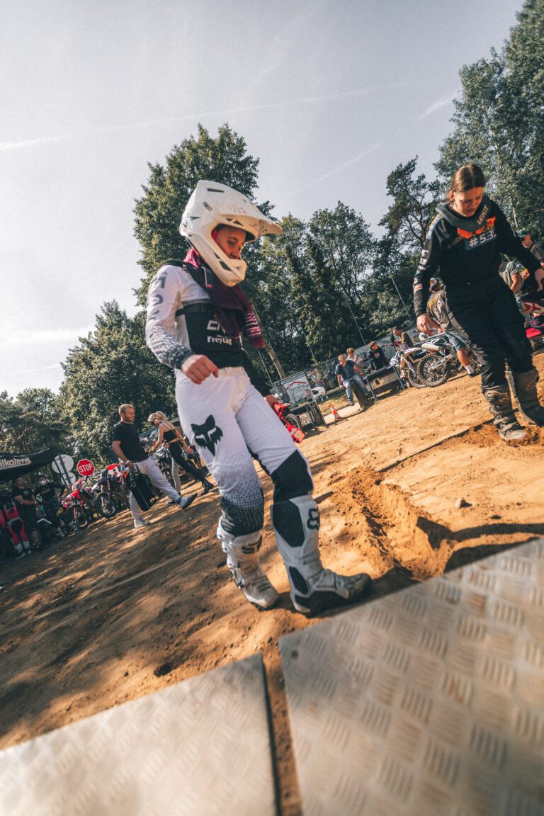 Crown-MX-Fahrer im Rennen beim ADAC NMX-Cup in Elstorf