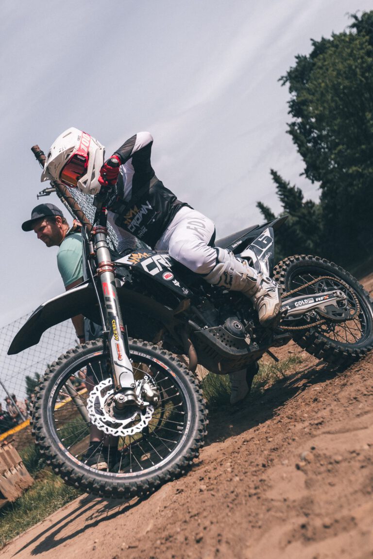 Crown-MX-Fahrer im Rennen beim ADAC NMX-Cup in Elstorf
