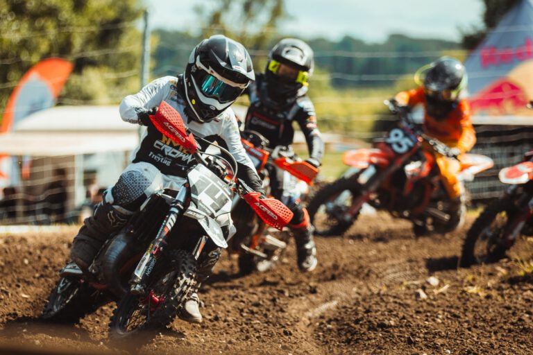 Crown MX Fahrer in Aktion