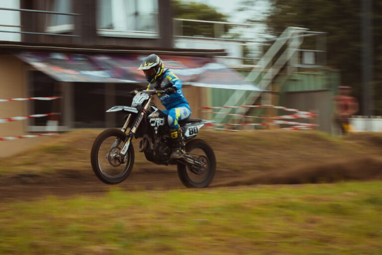Crown MX Fahrer in Aktion