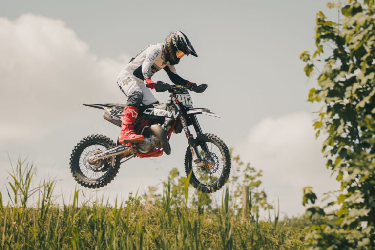 Crown-MX-Fahrer im Rennen beim ADAC NMX-Cup in Malente