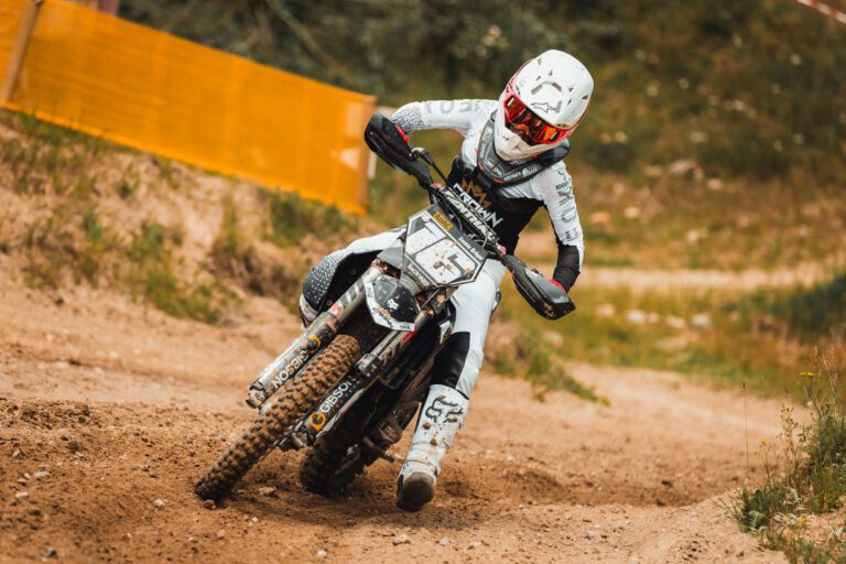 Crown-MX-Fahrer im Rennen beim ADAC NMX-Cup in Malente