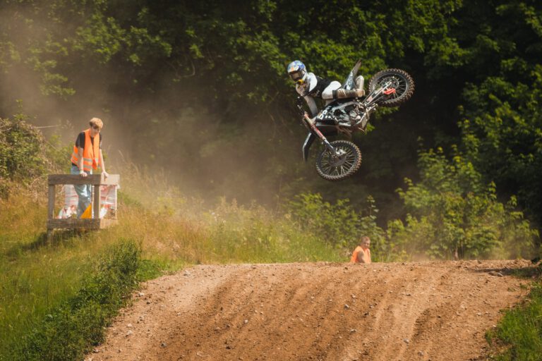 Crown-MX-Fahrer im Rennen beim ADAC NMX-Cup in Malente