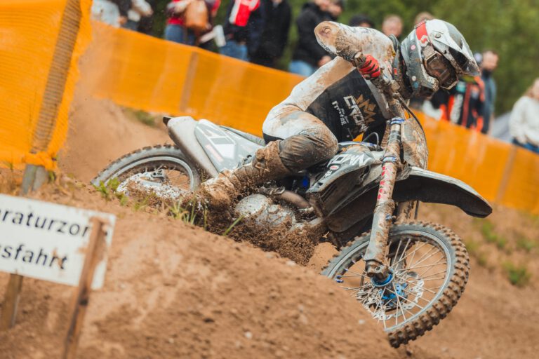 Crown-MX-Fahrer im Rennen beim ADAC NMX-Cup in Malente