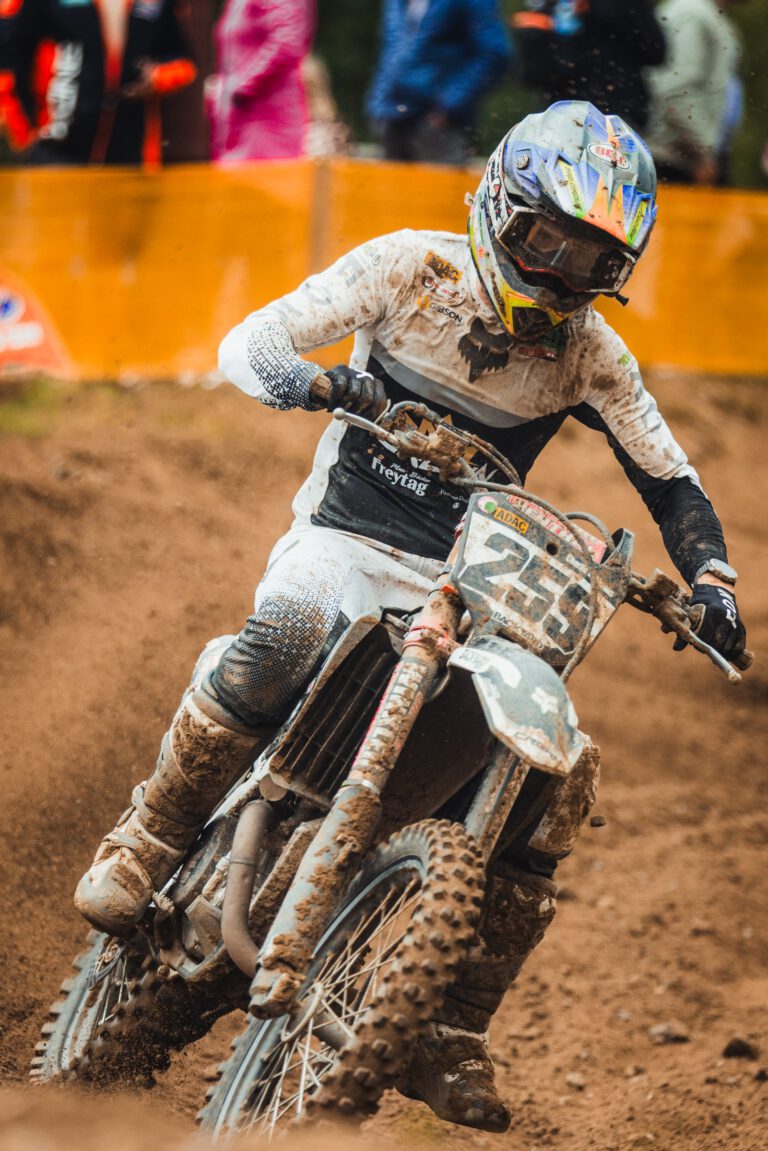 Crown-MX-Fahrer im Rennen beim ADAC NMX-Cup in Malente