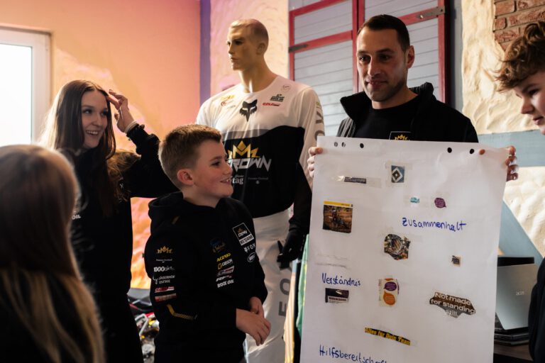Das Crown MX Team beim Teamtag 2026