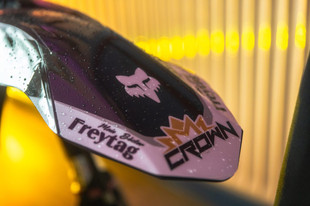 Bike und Renncombo des Crown MX Teams beim Teamtag 2026